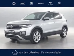 Zilver, metallic lak Gebruikt 2023 VW T-Cross Style SUV | € 29.940 (Eerlijke prijs)