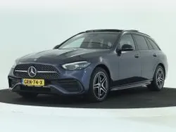 Sodalietblauw metaalkleur metallic Gebruikt 2023 Mercedes C300 AMG Stationwagen | € 48.950 (Eerlijke prijs)
