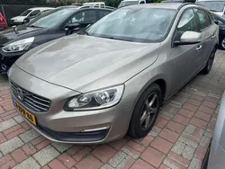 Grijs Gebruikt 2015 Volvo V60 Kinetic Stationwagen | € 3.450