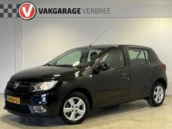 Zwart Gebruikt 2017 Dacia Sandero Lauréate Hatchback | € 9.440 (Goede deal)