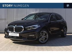 Zwart Gebruikt 2022 BMW 118 Executive Hatchback | € 24.950 (Eerlijke prijs)