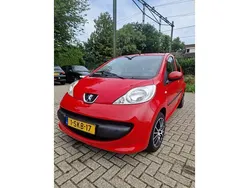 Rood Gebruikt 2007 Peugeot 107 Hatchback | € 2.250 (Eerlijke prijs)