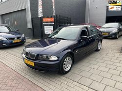 Blauw, metallic lak Gebruikt 1999 BMW 316 Executive Sedan | € 999 (Goede deal)