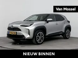 Grijs, metallic lak Gebruikt 2021 Toyota Yaris Cross SUV | € 27.940 (Eerlijke prijs)