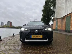 Zwart Gebruikt 2019 Lexus UX 250h Sport Line SUV | € 27.000 (Iets duurder)