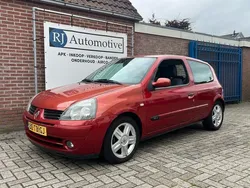 Rood Gebruikt 2006 Renault Clio II Hatchback | € 1.450 (Goede deal)
