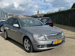 Grijs, metallic lak Gebruikt 2008 Mercedes C200 Business Stationwagen | € 2.999