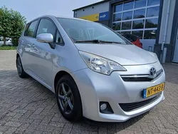 Grijs Gebruikt 2013 Toyota Verso-S Comfort MPV | € 11.995 (Eerlijke prijs)