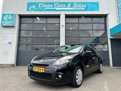 Zwart Gebruikt 2012 Renault Clio IV Authentique Hatchback | € 1.999 (Eerlijke prijs)