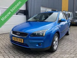 Blauw, metallic lak Gebruikt 2005 Ford Focus Futura Stationwagen | € 4.450 (Iets duurder)