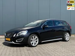 Zwart, metallic lak Gebruikt 2012 Volvo V60 Summum Stationwagen | € 8.900 (Eerlijke prijs)