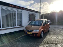 Oranje Gebruikt 2004 Fiat Idea Dynamic MPV | € 950 (Goede deal)
