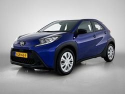 Blauw Gebruikt 2024 Toyota Aygo Play Hatchback | € 17.400 (Eerlijke prijs)