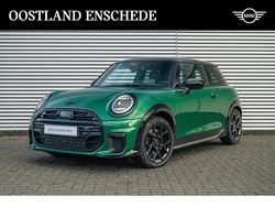 Groen (metallic) Gebruikt 2024 Mini John Cooper Works Sport Hatchback | € 37.950 (Iets duurder)
