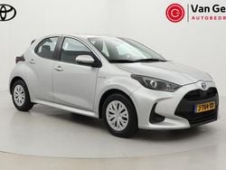 Grijs Gebruikt 2020 Toyota Yaris Hybrid Active Hatchback | € 19.499 (Eerlijke prijs)