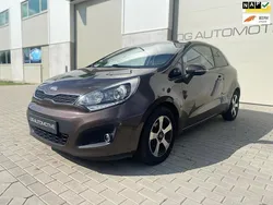 Bruin Gebruikt 2014 Kia Rio Plus Hatchback | € 6.750 (Eerlijke prijs)