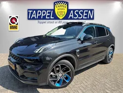 Zwart, metallic lak Gebruikt 2023 Lynk & Co 01 SUV | € 26.950 (Eerlijke prijs)