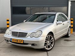 Grijs (metallic) Gebruikt 2001 Mercedes C200 Elegance Sedan | € 2.199 (Goede deal)