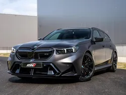 Groen, metallic lak Nieuw 2025 BMW M5 Comfort Edition Stationwagen | € 177.945 (Iets duurder)