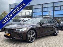 Bruin Gebruikt 2020 Volvo V60 R-Design Stationwagen | € 30.950 (Eerlijke prijs)