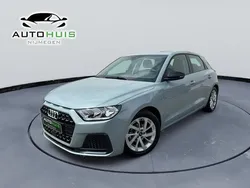 Grijs Gebruikt 2021 Audi A1 Sportback Advanced Hatchback | € 22.945 (Eerlijke prijs)