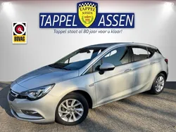 Grijs, metallic lak Gebruikt 2018 Opel Astra Innovation Hatchback | € 12.450 (Iets duurder)