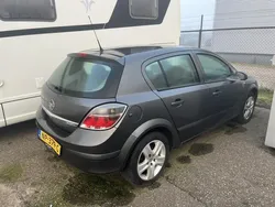 Grijs Gebruikt 2009 Opel Astra Business Hatchback | € 1.950 (Goede deal)