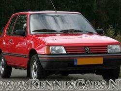 Rood Gebruikt 1986 Peugeot 205 Hatchback | € 3.900