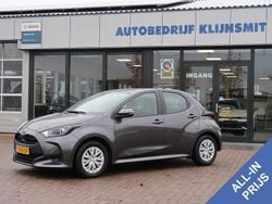 Grijs Gebruikt 2023 Toyota Yaris Hybrid Active Hatchback | € 19.950 (Goede deal)