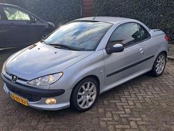 Zilver Gebruikt 2002 Peugeot 206 CC Cabriolet | € 850 (Super prijs)