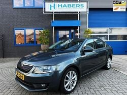 Grijs Gebruikt 2016 Skoda Octavia Business Line Hatchback | € 13.745 (Duur)