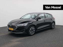 Zwart Gebruikt 2022 Ford Focus Titanium Hatchback | € 19.400 (Eerlijke prijs)