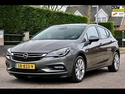 Grijs Gebruikt 2017 Opel Astra Innovation Hatchback | € 12.750 (Eerlijke prijs)