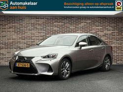 Grijs Gebruikt 2019 Lexus IS300h Business Edition Sedan | € 21.900 (Goede deal)