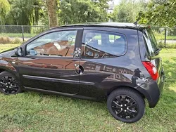Zwart Gebruikt 2009 Renault Twingo Night&Day Hatchback | € 2.200 (Eerlijke prijs)