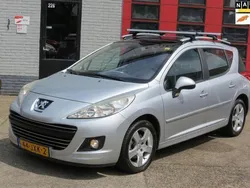 Grijs, metallic lak Gebruikt 2009 Peugeot 207 Stationwagen | € 2.350 (Eerlijke prijs)