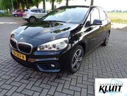 Zwart, metallic lak Gebruikt 2016 BMW 225 Active Tourer Sport Line MPV | € 15.950 (Eerlijke prijs)