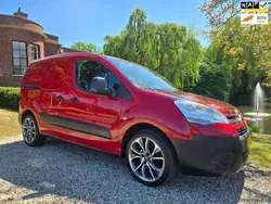 Rood Gebruikt 2011 Citroën Berlingo MPV | € 5.999 (Eerlijke prijs)