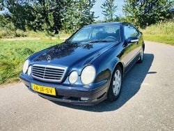 Blauw Gebruikt 2002 Mercedes CLK200 Elegance Coupé | € 4.700 (Goede deal)