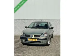 Groen Gebruikt 2002 Renault Clio II Authentique Hatchback | € 1.999 (Eerlijke prijs)