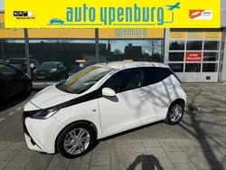 Wit Gebruikt 2017 Toyota Aygo Sport Hatchback | € 7.950 (Eerlijke prijs)