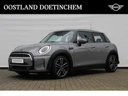 Grijs, metallic lak Gebruikt 2023 Mini Cooper Essential Hatchback | € 26.745 (Eerlijke prijs)