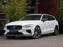 Wit Gebruikt 2021 Volvo V60 R-Design Stationwagen | € 32.900 (Eerlijke prijs)