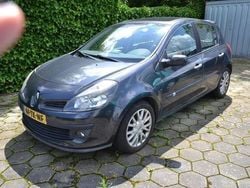 Grijs, metallic lak Gebruikt 2006 Renault Clio II Exception Hatchback | € 1.950 (Goede deal)