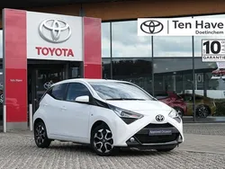 Wit Gebruikt 2020 Toyota Aygo Hatchback | € 12.400 (Iets duurder)