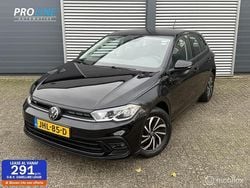 Zwart Gebruikt 2022 VW Polo Hatchback | € 17.649 (Goede deal)