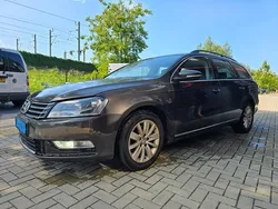 Bruin Gebruikt 2013 VW Passat Highline Stationwagen | € 4.300 (Duur)
