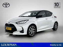 Wit Gebruikt 2021 Toyota Yaris Hybrid Executive Hatchback | € 21.950 (Eerlijke prijs)