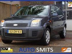 Grijs Gebruikt 2008 Ford Fusion Futura MPV | € 2.500 (Eerlijke prijs)