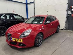 Rood Gebruikt 2016 Alfa Romeo Giulietta Quadrifoglio Verde Hatchback | € 17.950 (Goede deal)